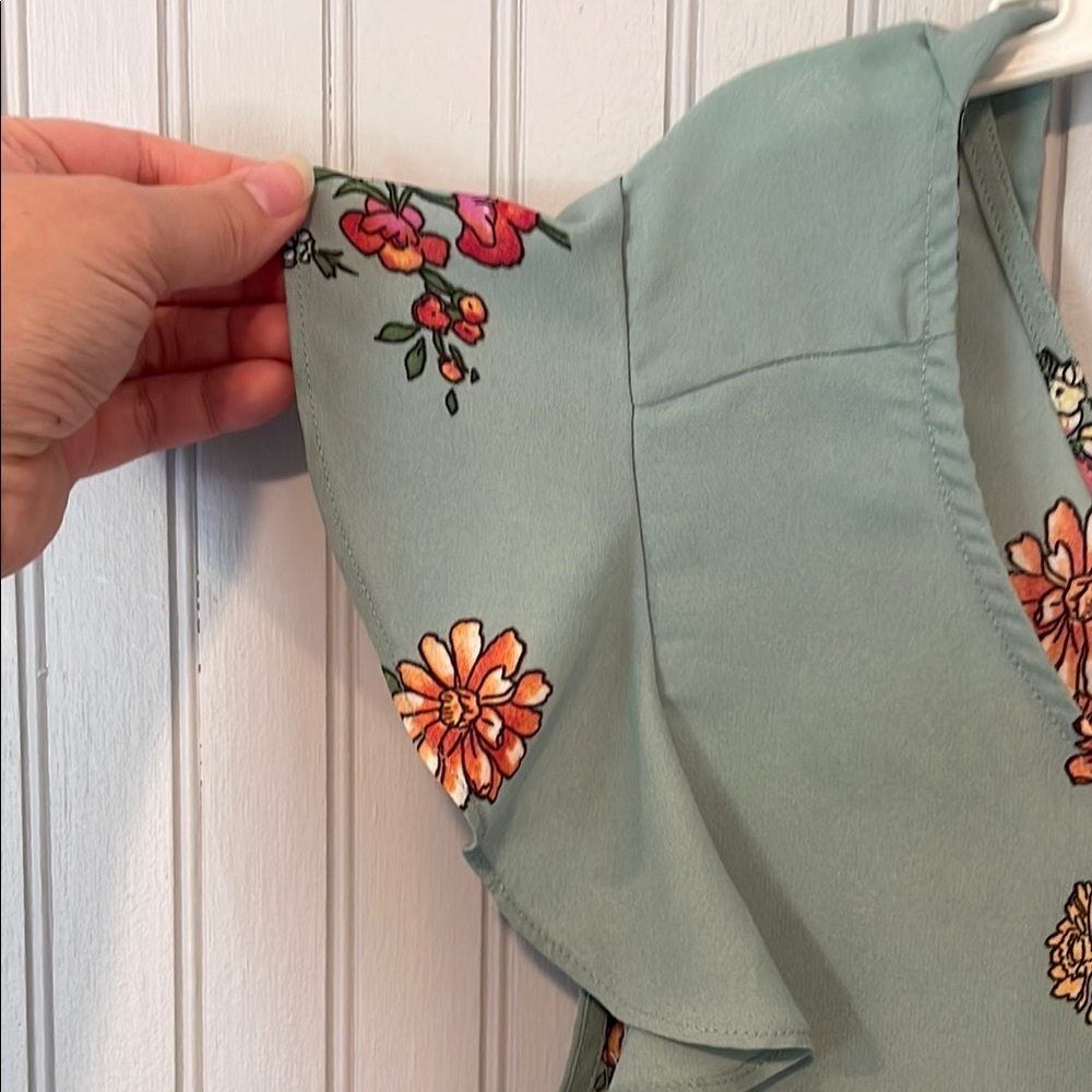 Twine & String Ruffled Sage Green Floral Flutter Sleeve Blouse | XL JRS - Picture 4 of 9